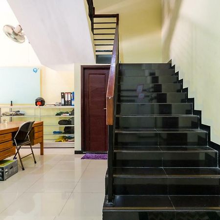 Hotel Reddoorz Syariah @ Ketintang Surabaja Zewnętrze zdjęcie