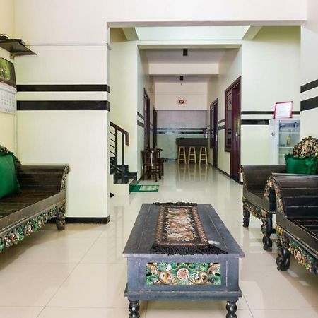 Hotel Reddoorz Syariah @ Ketintang Surabaja Zewnętrze zdjęcie