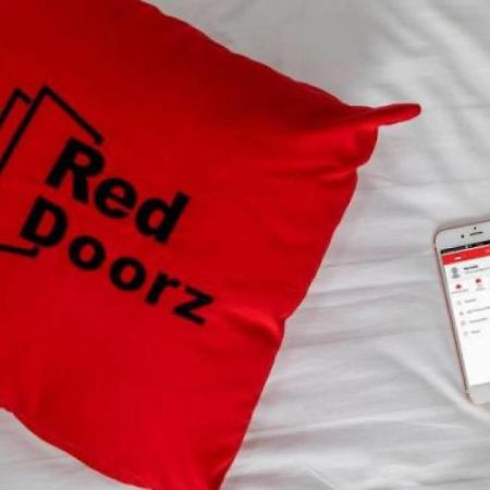 Hotel Reddoorz Syariah @ Ketintang Surabaja Zewnętrze zdjęcie