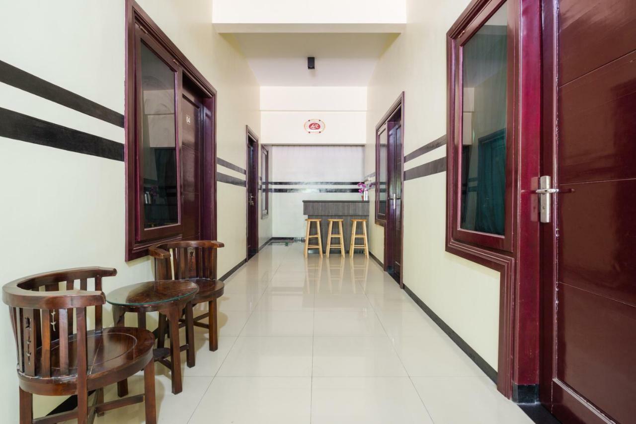 Hotel Reddoorz Syariah @ Ketintang Surabaja Zewnętrze zdjęcie