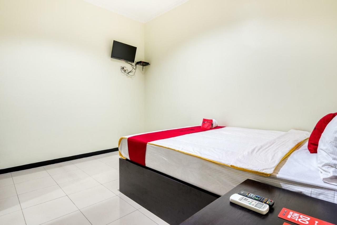 Hotel Reddoorz Syariah @ Ketintang Surabaja Zewnętrze zdjęcie