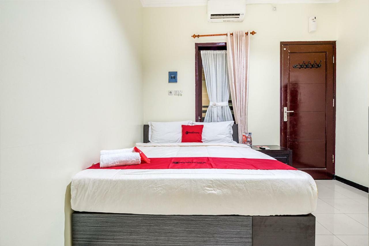 Hotel Reddoorz Syariah @ Ketintang Surabaja Zewnętrze zdjęcie